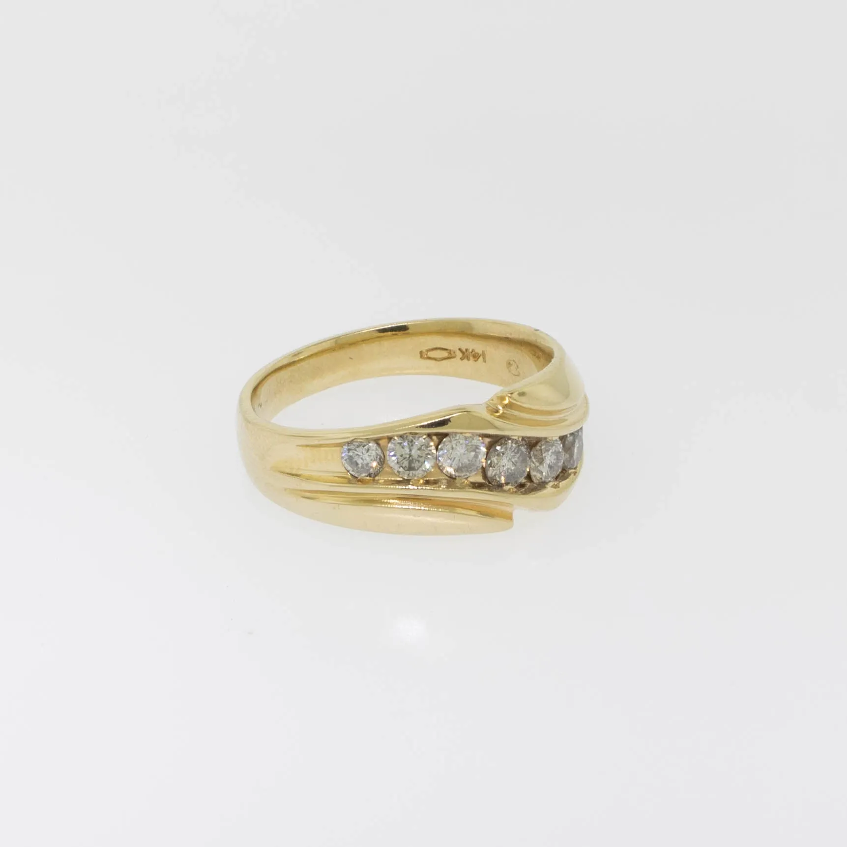 14K Yellow Gold Diamond Band 7 Diamonds 1 CTTW (I-I2) Sz 9-7/8 (Estate Jewelry)