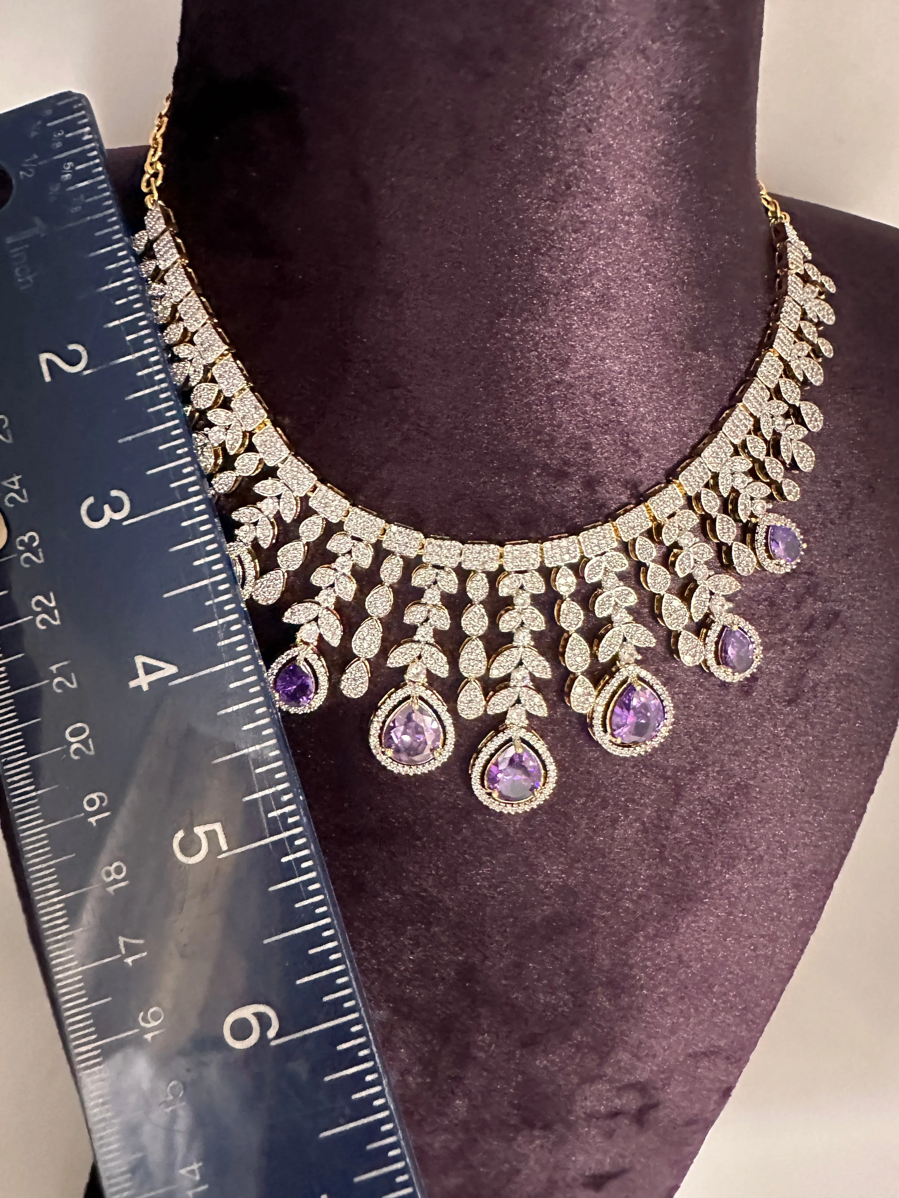 AD Neckline Color Stone Short Necklace