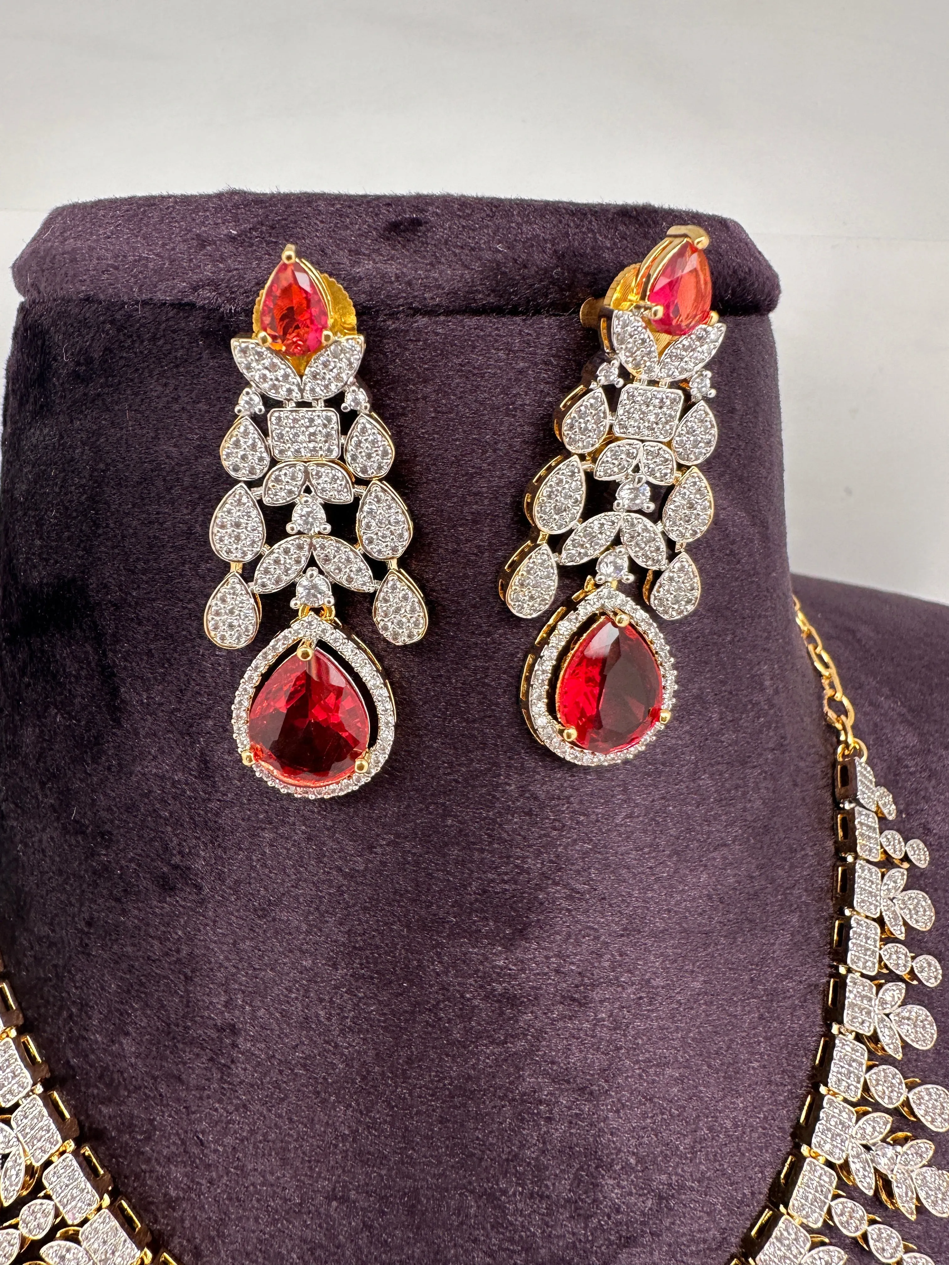 AD Neckline Color Stone Short Necklace