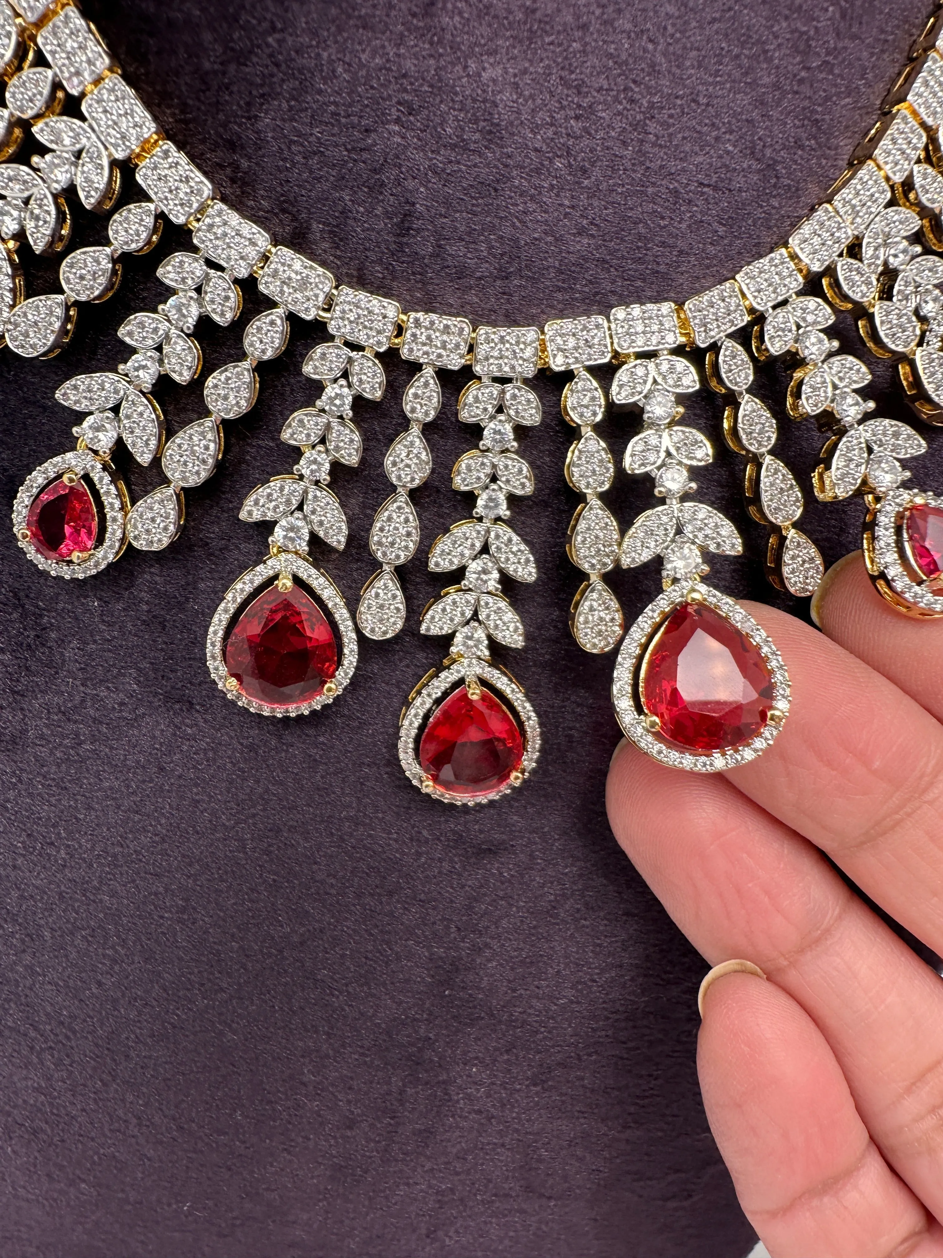 AD Neckline Color Stone Short Necklace