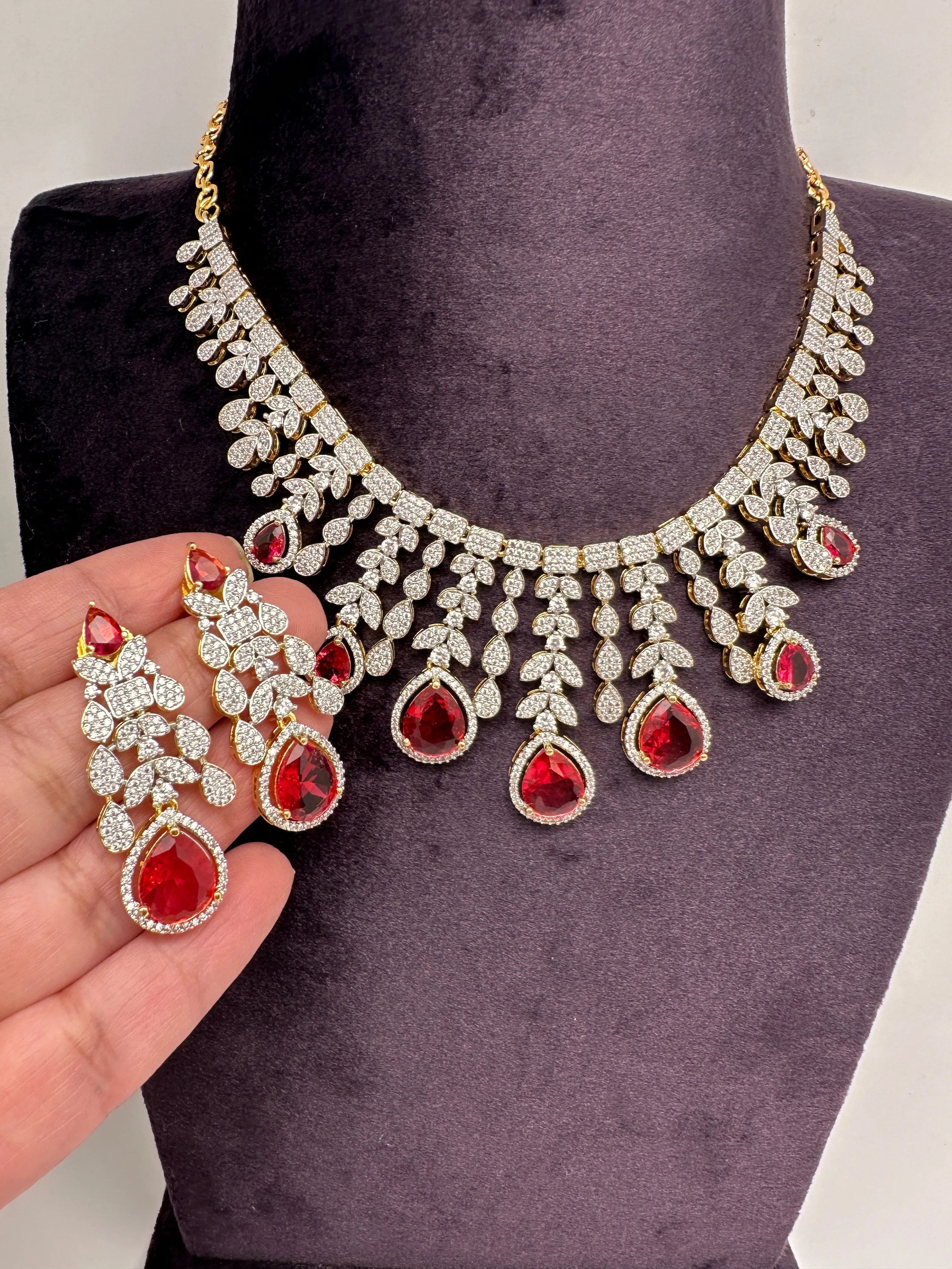 AD Neckline Color Stone Short Necklace