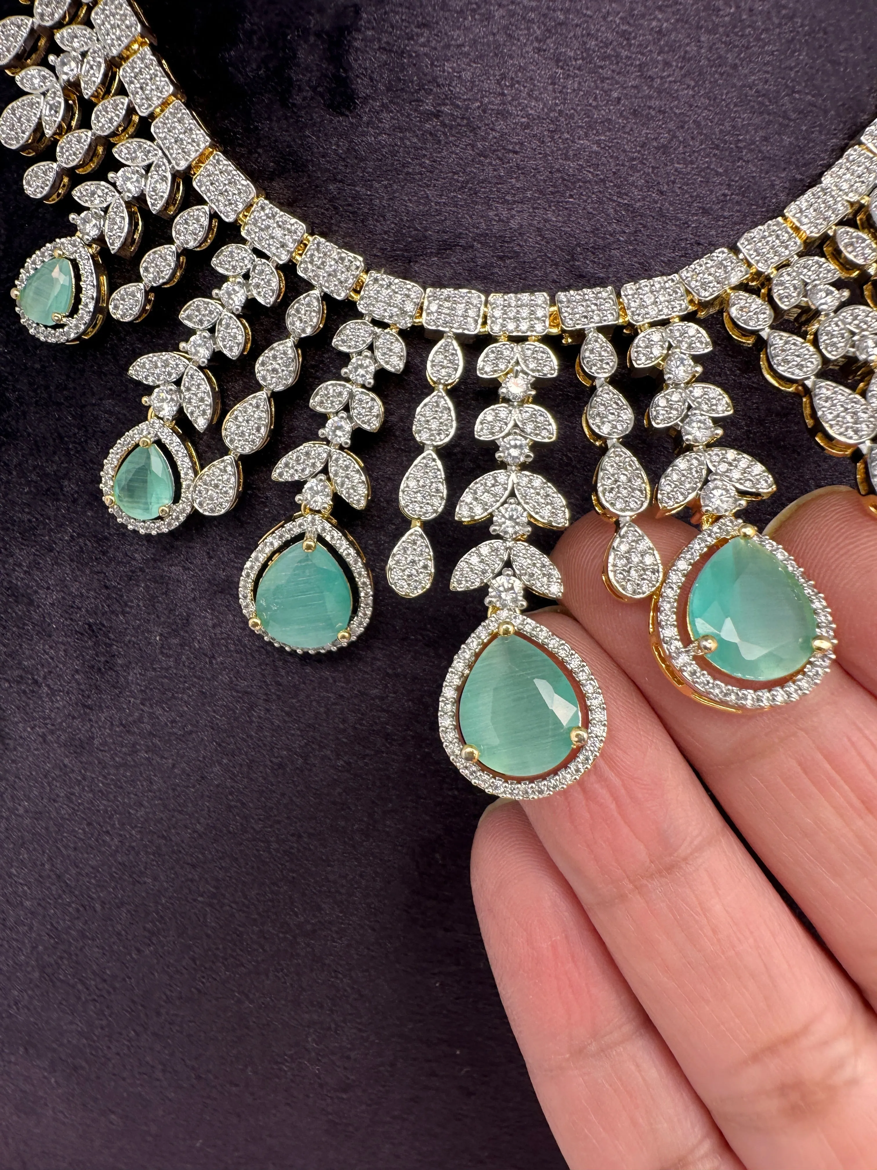 AD Neckline Color Stone Short Necklace