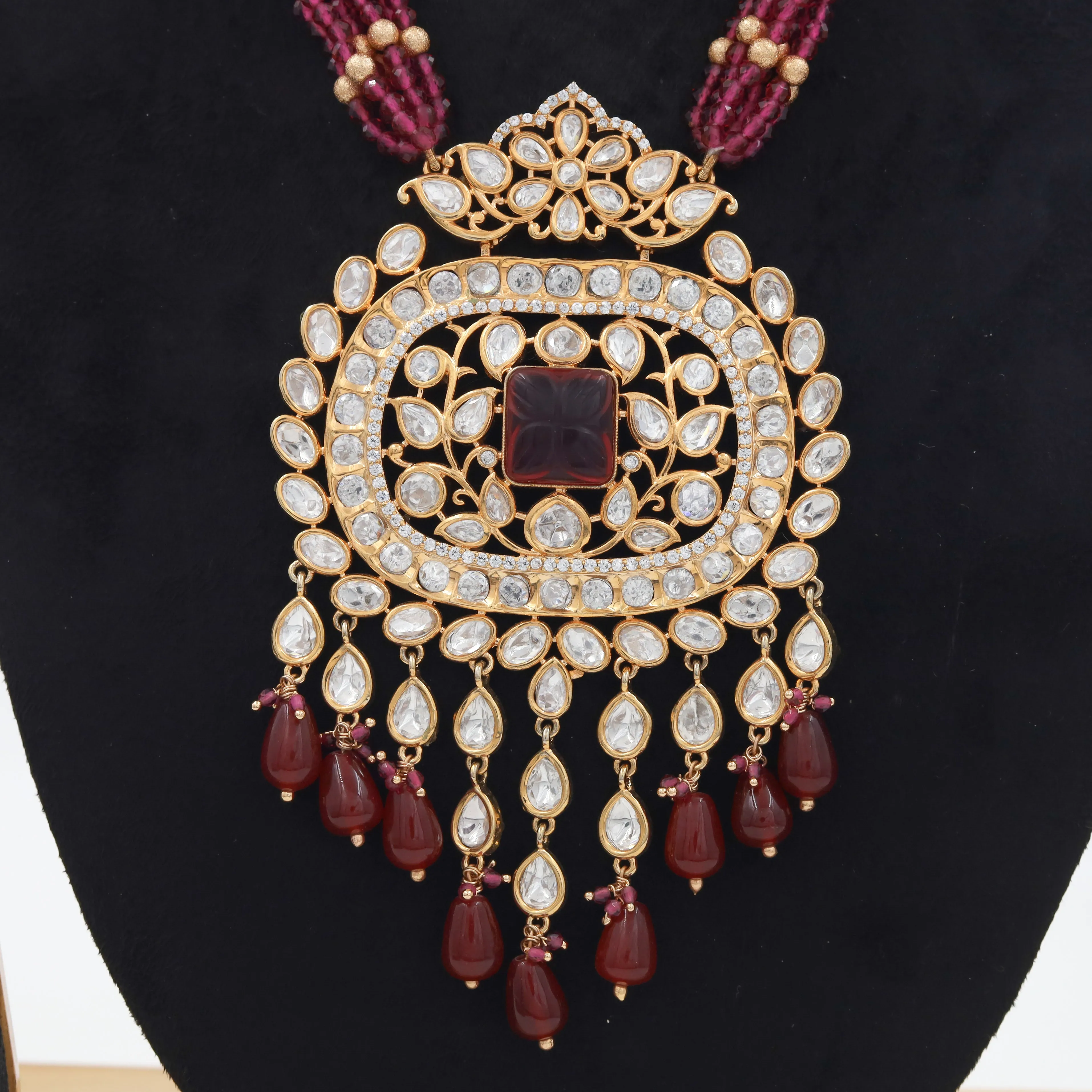 Heavy Kundan Pendant Set 7289-68