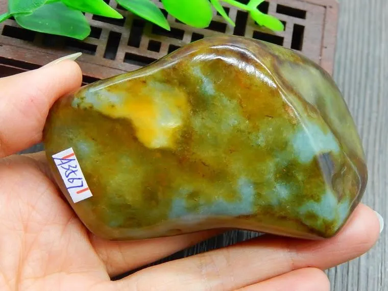 Natural Jade Rough Jadeite Raw (183g, 68X46X26mm)