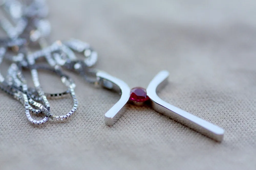 Ruby, White gold elegant cross