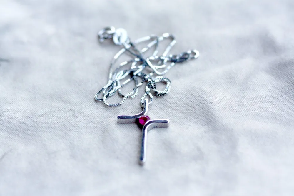 Ruby, White gold elegant cross