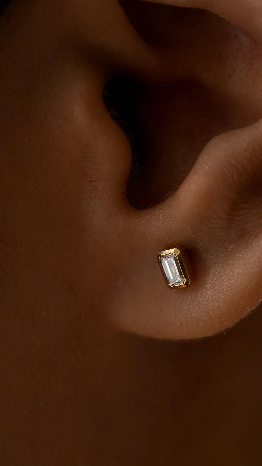 Seema Stud 9K Yellow Gold
