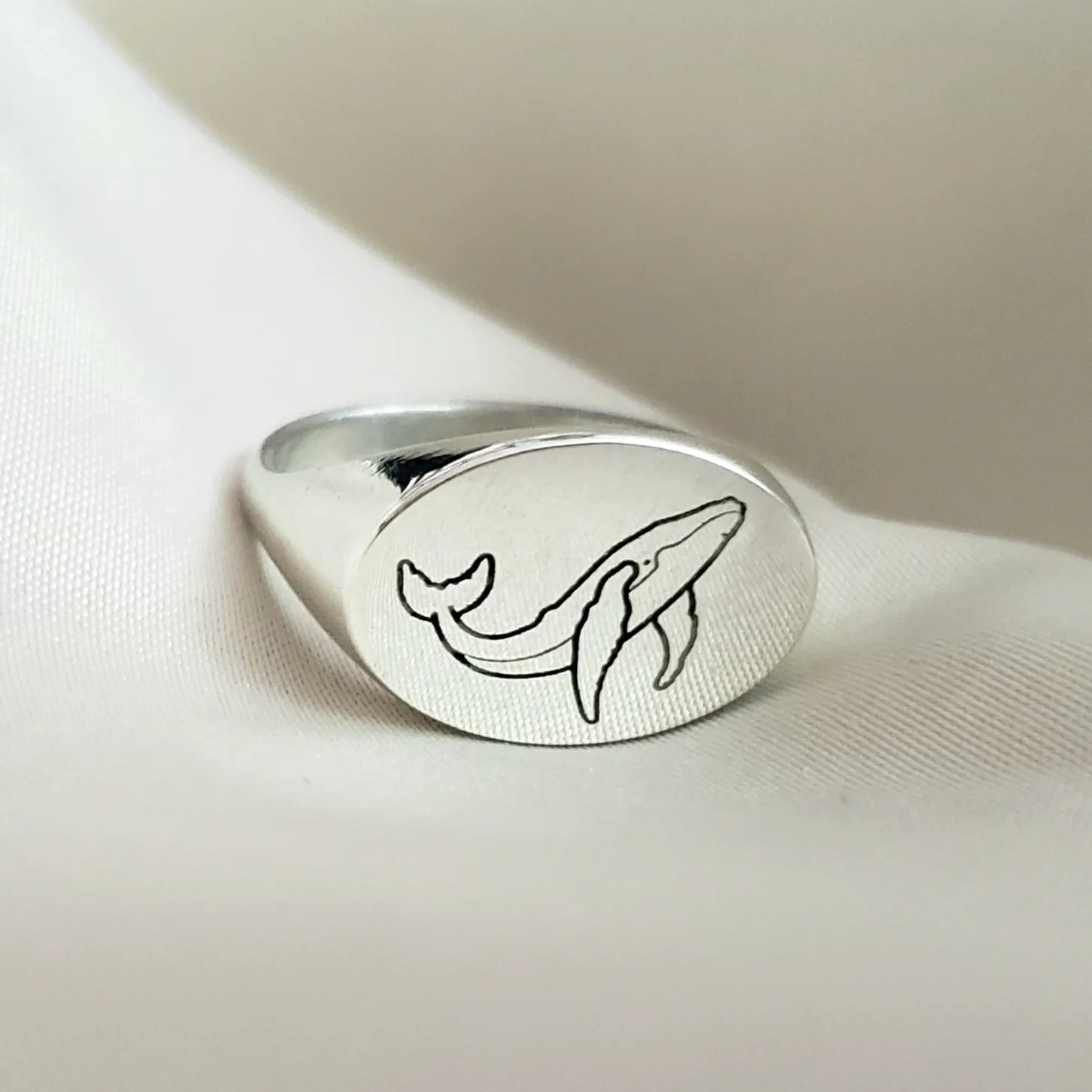 Whale Signet Ring silver